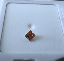 Load image into Gallery viewer, 0.13ct AUSTRALIAN FANCY VIVID PINK DIAMOND