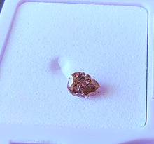 Load image into Gallery viewer, 0.26 Fancy Purplish Pink Diamond