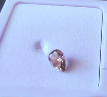 Load image into Gallery viewer, 0.26 Fancy Purplish Pink Diamond