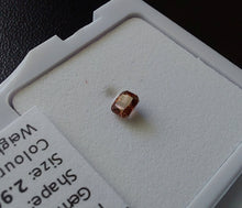 Load image into Gallery viewer, 0.11ct Fancy Vivid Pinkish Red