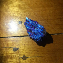 Load image into Gallery viewer, Rainbow Titanium Crystal - Limanty