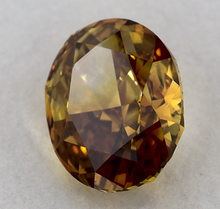 Load image into Gallery viewer, 1.97ct Massive Natural Fancy Orangy Diamond AIG Certified - Limanty