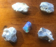 Load image into Gallery viewer, Beginner 5 Rough OPAL lot - Learn how to cut opals - Limanty