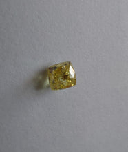 Load image into Gallery viewer, Fancy Light Yellow Diamond - Limanty
