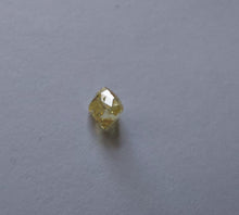 Load image into Gallery viewer, Fancy Light Yellow Diamond - Limanty
