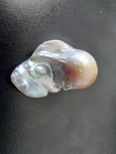 Load image into Gallery viewer, 47.87 Clam pearl
