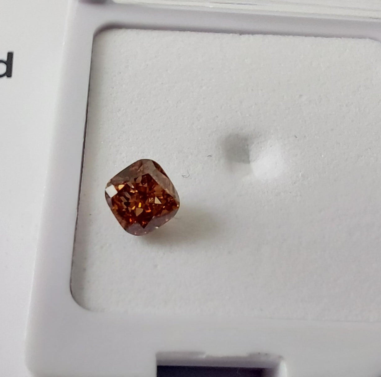 0.33ct Fancy Vivid Reddish Orange Diamond