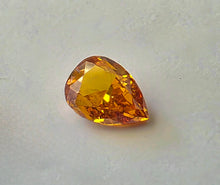 Load image into Gallery viewer, 0.22ct Fancy Vivid Yellowish Orange Diamond - Limanty
