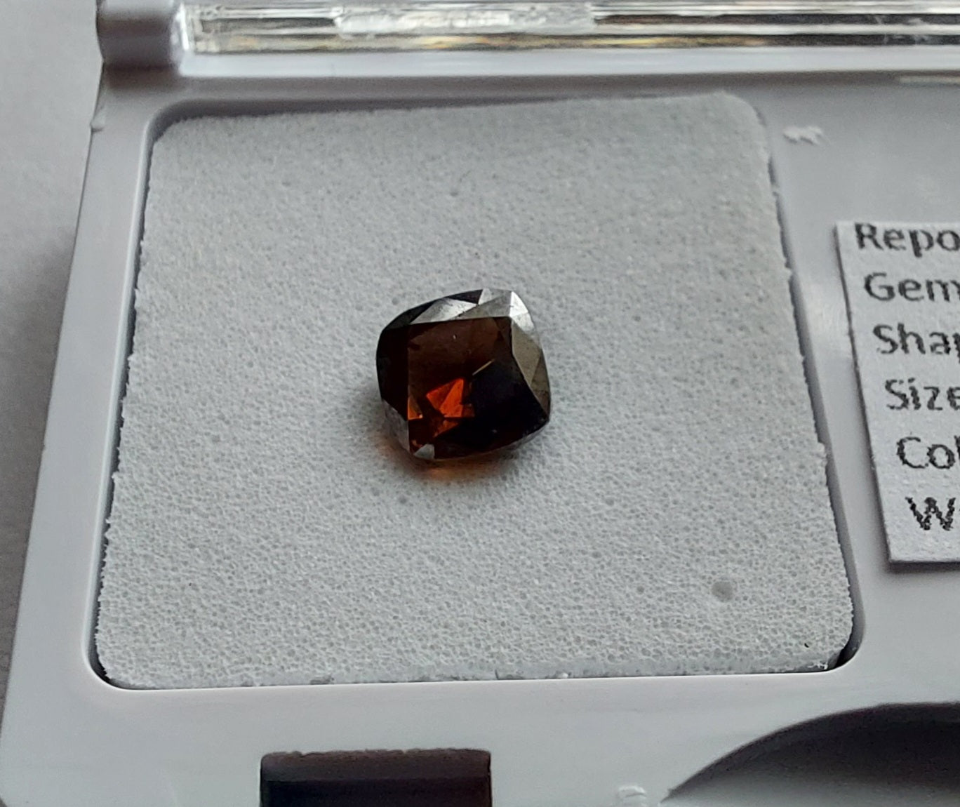 1.0ct AUSTRALIAN FANCY DEEP DARK PINK DIAMOND - Limanty