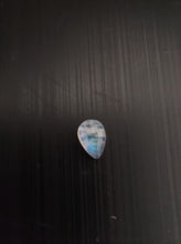 Load image into Gallery viewer, Opalite Moonstone - Limanty
