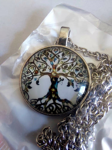 Healing Tree Pendant - Limanty