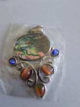 Load image into Gallery viewer, Abalone Pendant - Limanty
