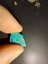 Load image into Gallery viewer, 7 ct Australian Black Opal Lighting Ridge - Limanty
