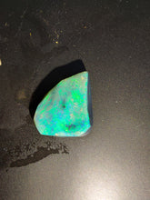 Load image into Gallery viewer, 7 ct Australian Black Opal Lighting Ridge - Limanty
