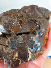 Load image into Gallery viewer, 2.8kg / 14000ct Strong Blue Boulder Opal Quilpie - Limanty
