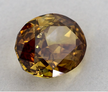 Load image into Gallery viewer, 1.97ct Massive Natural Fancy Orangy Diamond AIG Certified - Limanty
